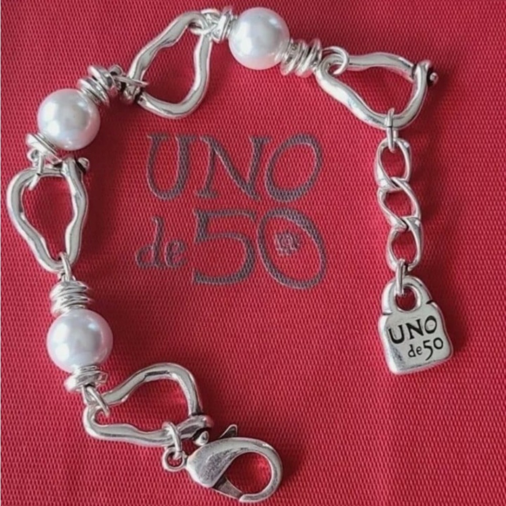 Uno de 50 Bracelet - PERLA MOSQUETA - Silver with Pearls - Picture 3 of 12